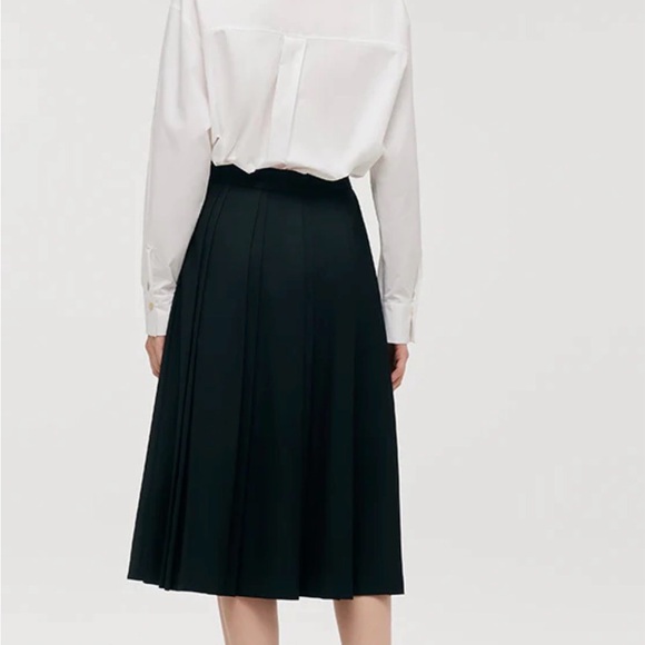 New Elegant Black Pleated Skirt size XS with pockets - Picture 3 of 16